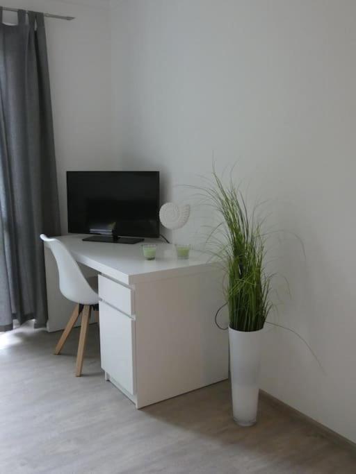 Ruhiges Garten-Studio Chiara Gstadt Laeufers Chiemsee Holiday Home Gstadt am Chiemsee Bagian luar foto